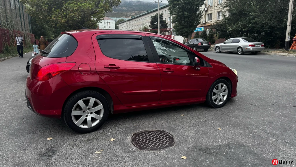 Peugeot 308, 2009 года
