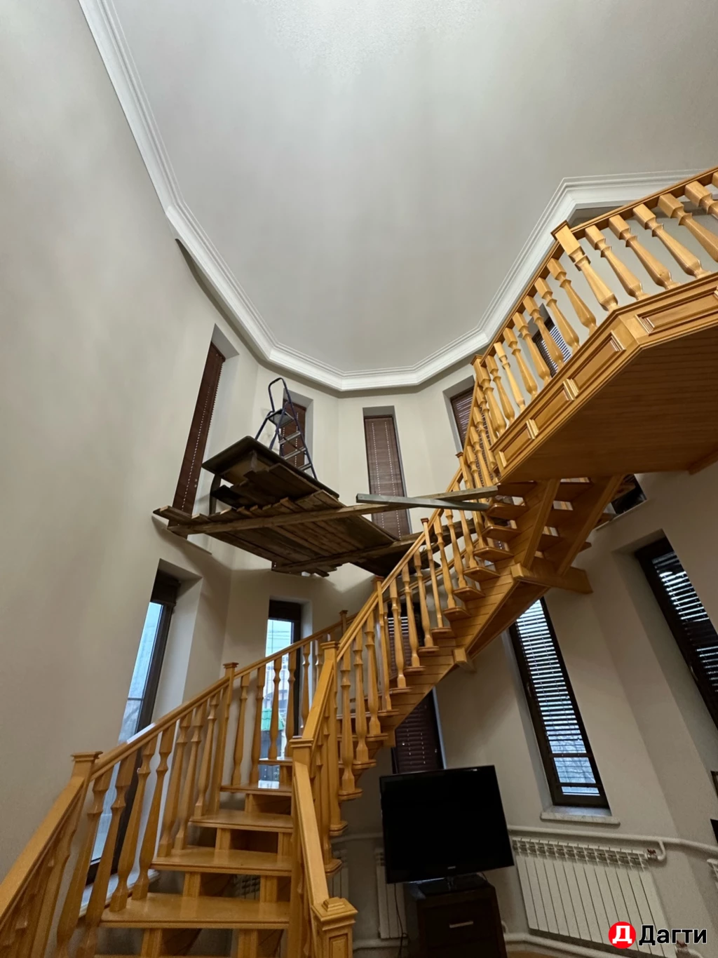 Установка карнизов для штор