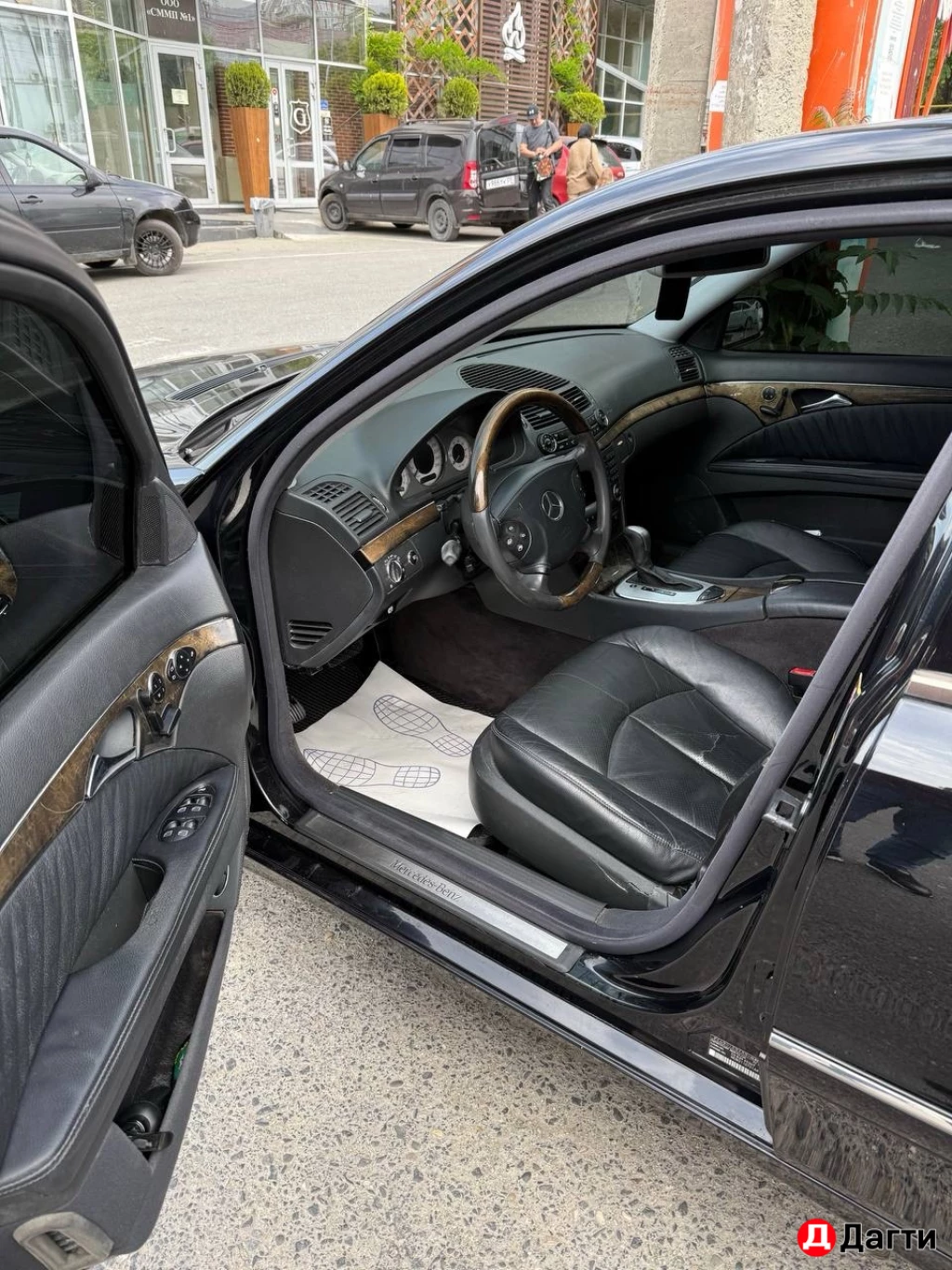 Mercedes-Benz E-Класс, 2003 года