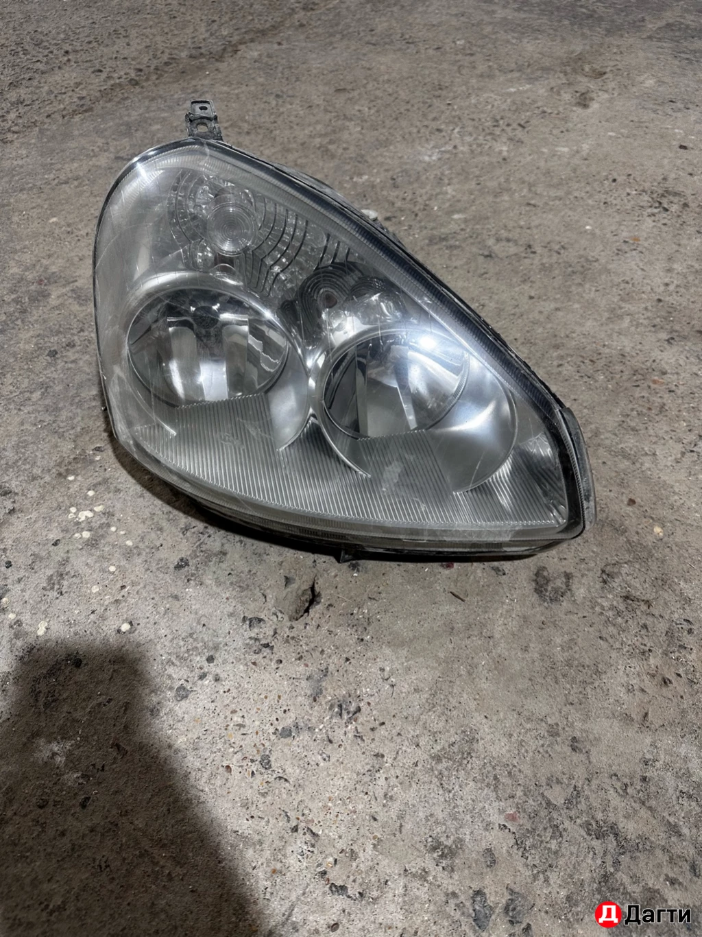 Фара на приору