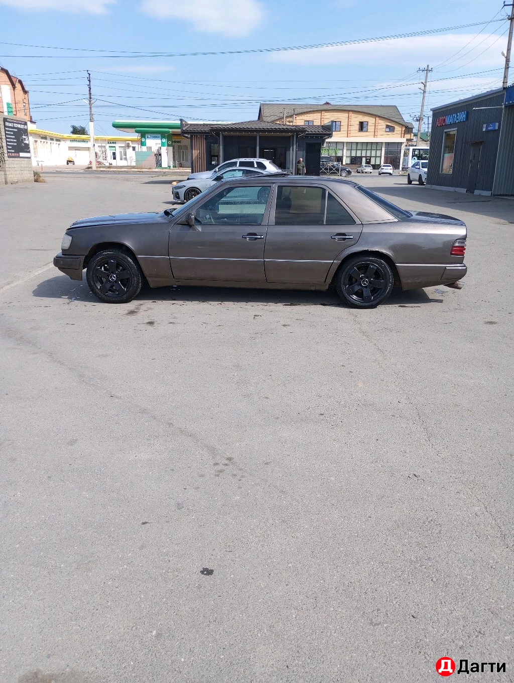 Mercedes-Benz E-Класс, 1989 года