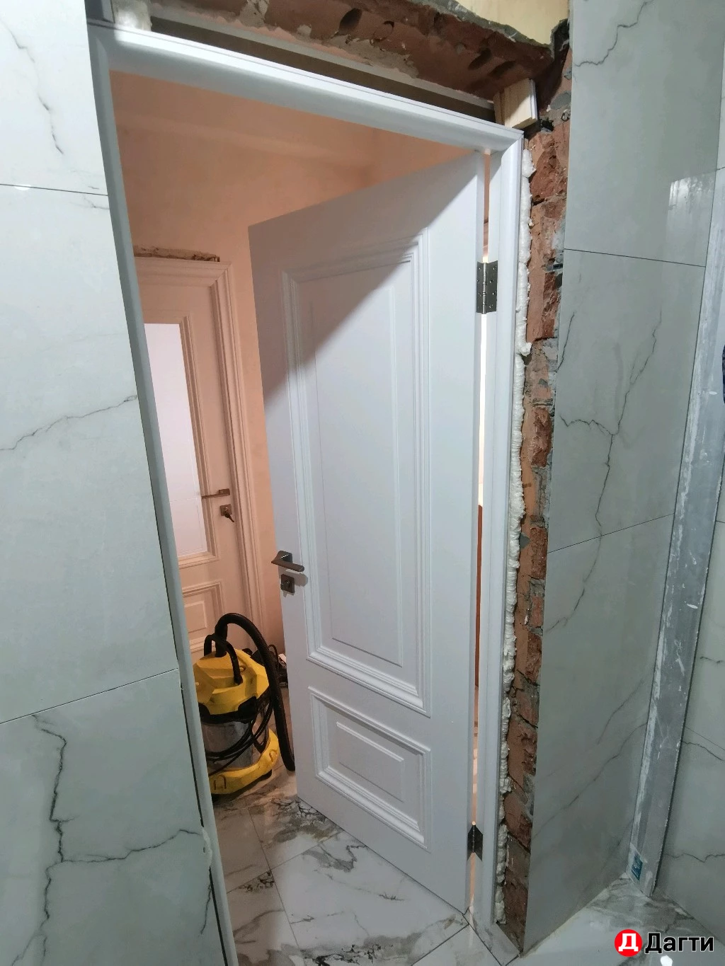 Установка межкомнатных дверей