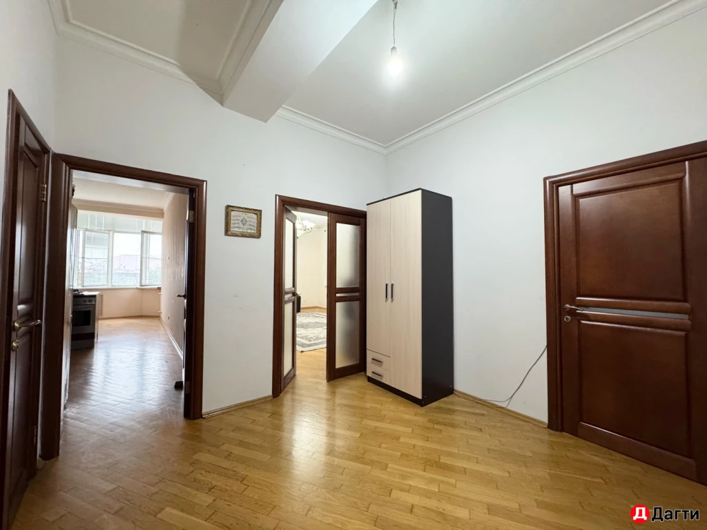 Квартира, 3 комнаты, 108 м², Агент