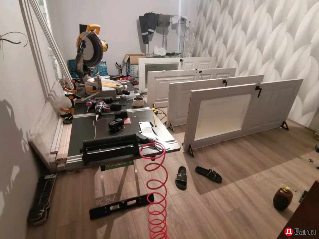 Установка межкомнатных дверей