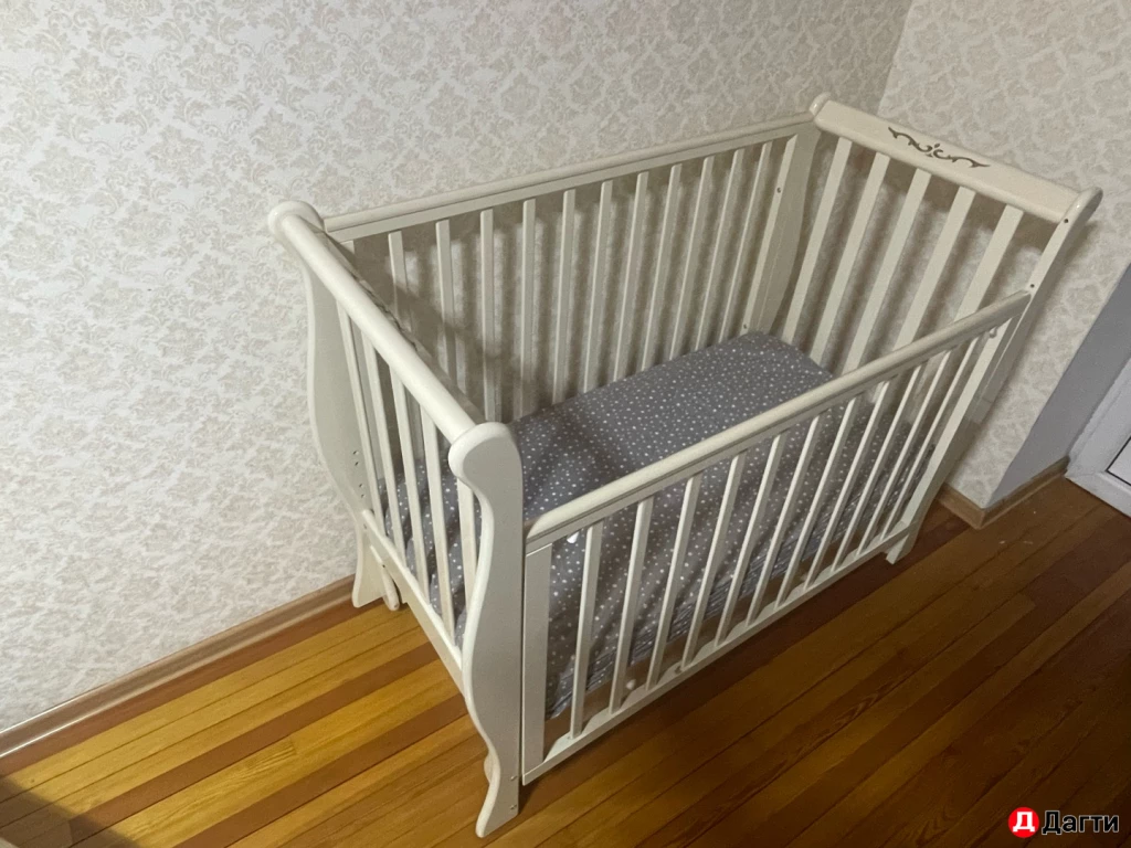 Детская кровать с матрасом
