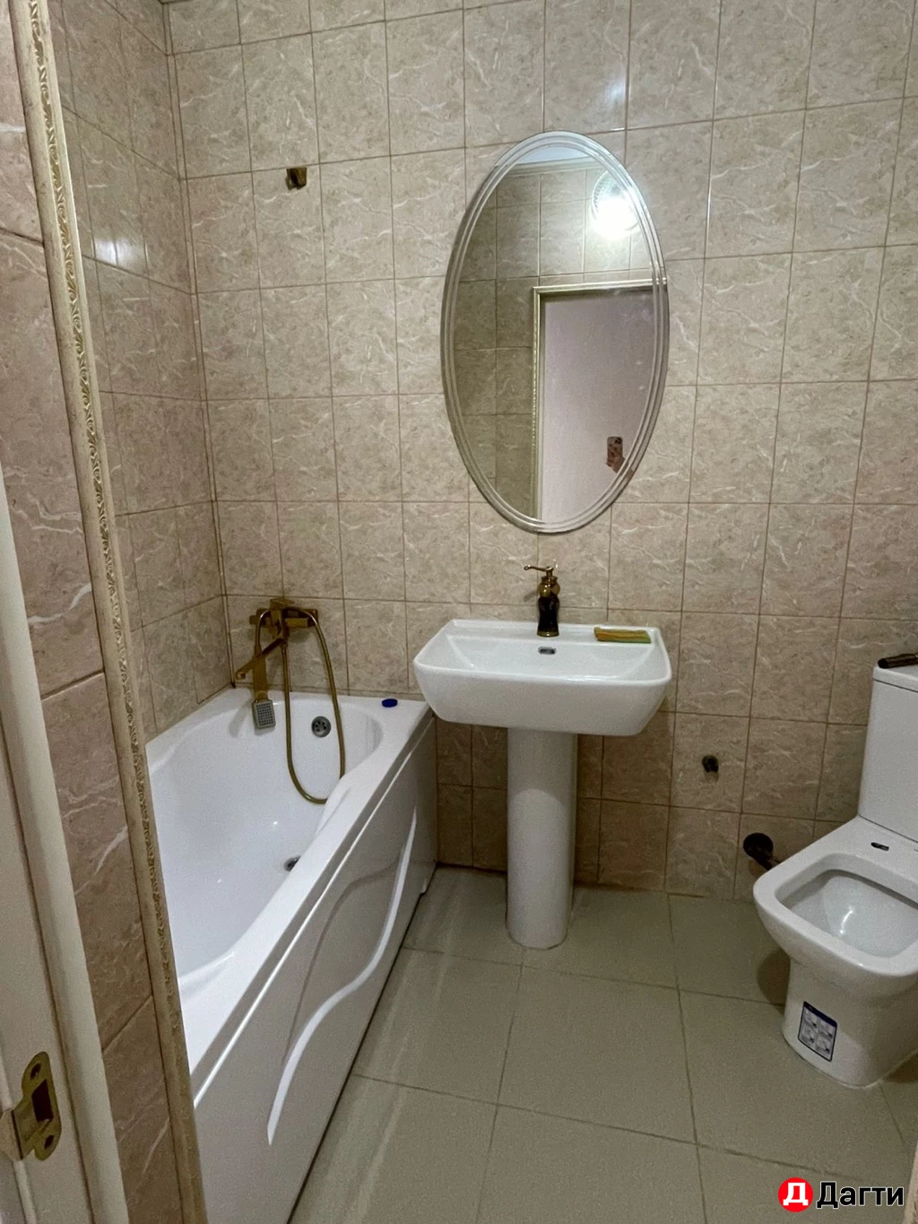 Квартира, 2 комнаты, 75 м²