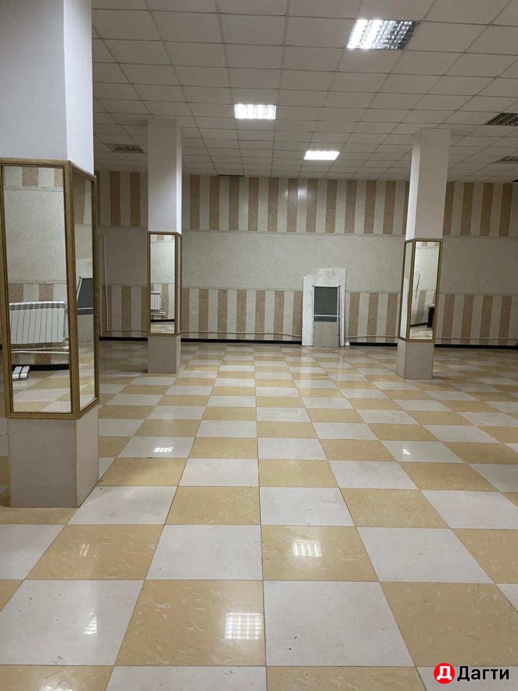 Помещение свободного назначения, 152 м², Собственник