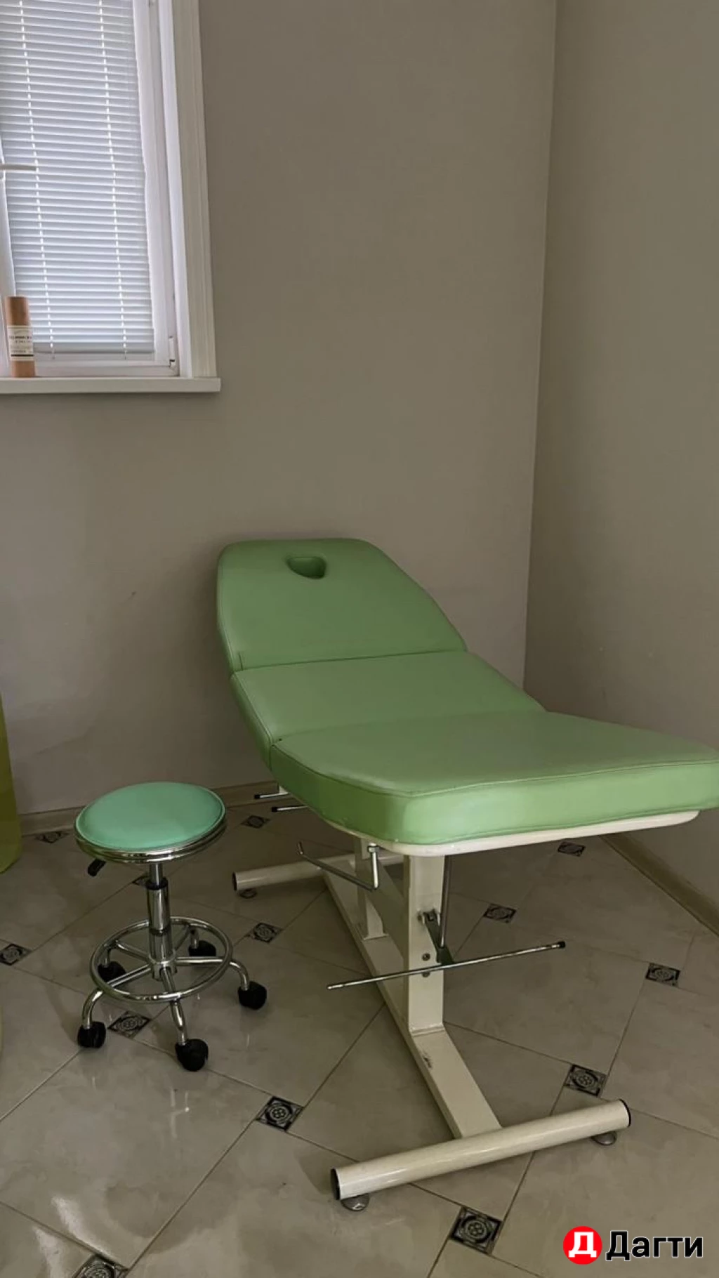Массажная кушетка