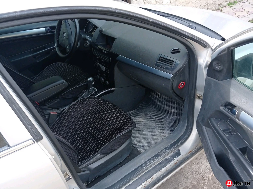 Opel Astra, 2008 года