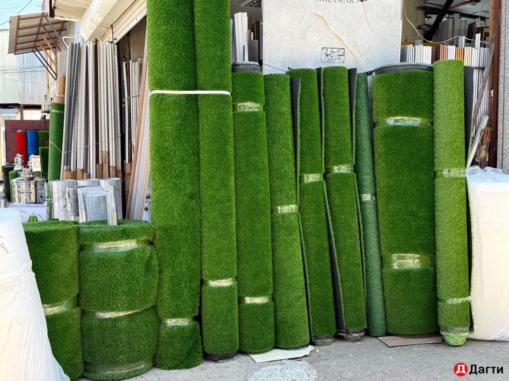Искуственный газон в рулонах