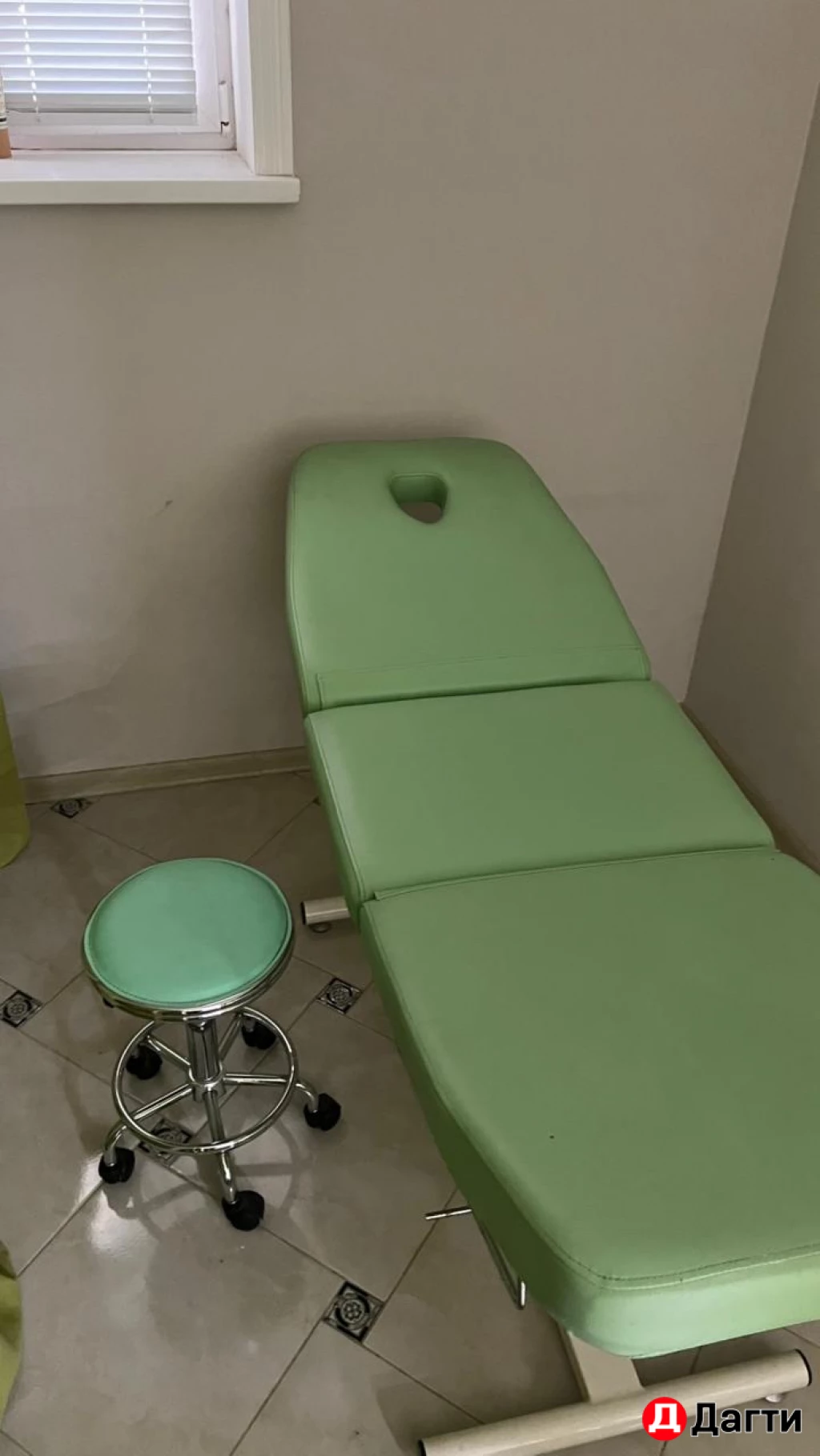 Массажная кушетка