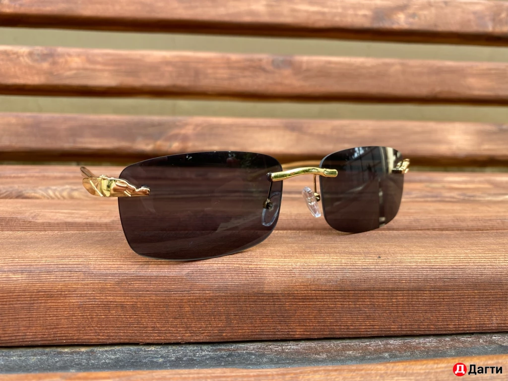 Очки солнцезащитные