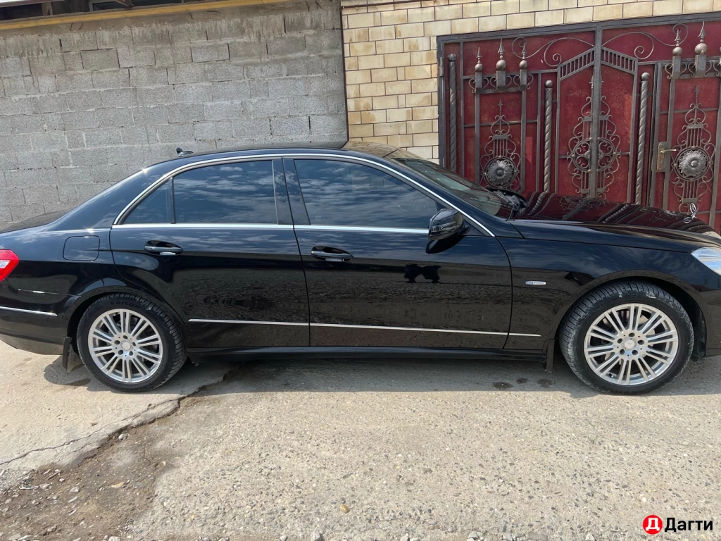 Mercedes-Benz E-Класс, 2011 года