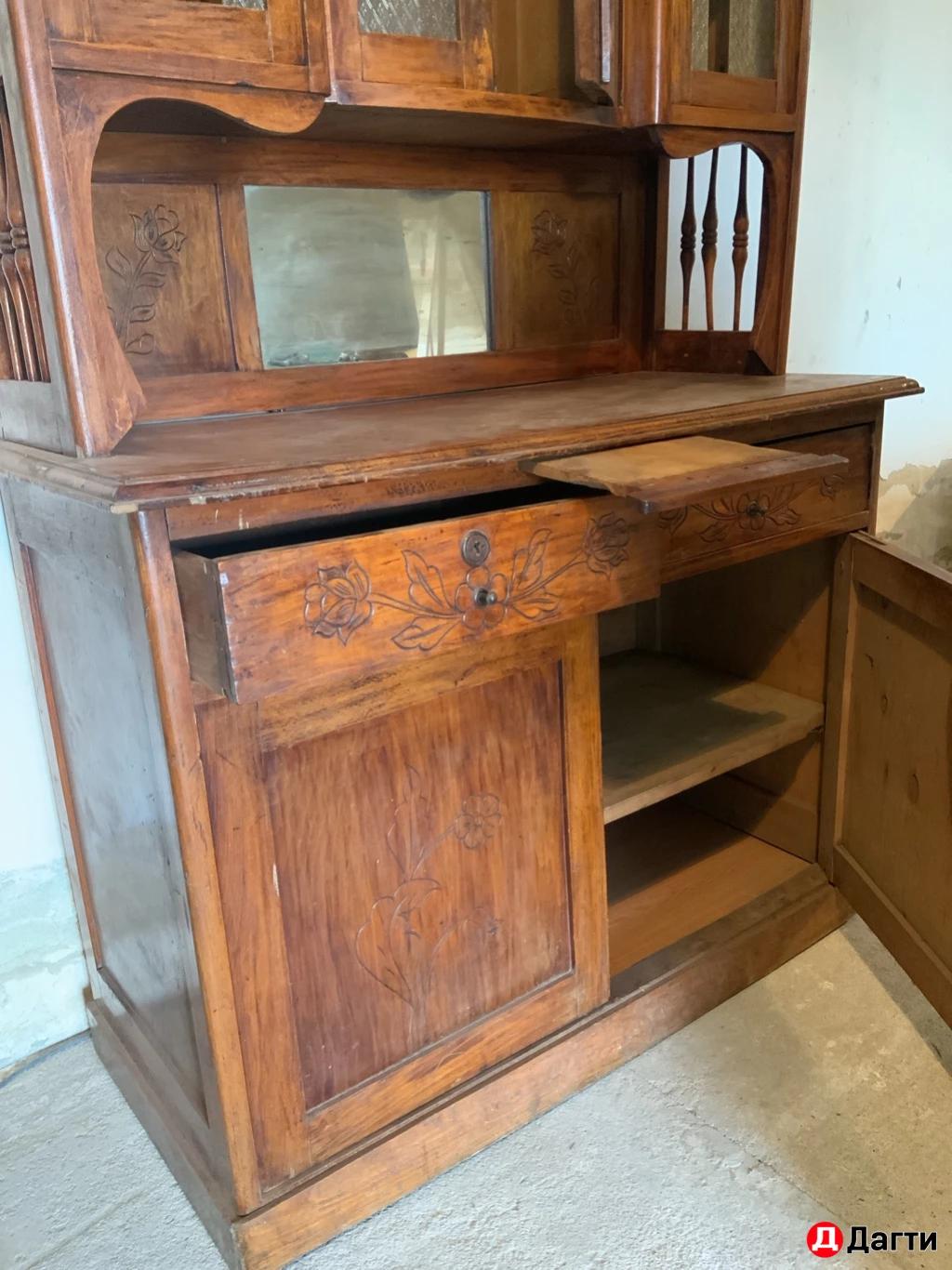 Шкаф старинный