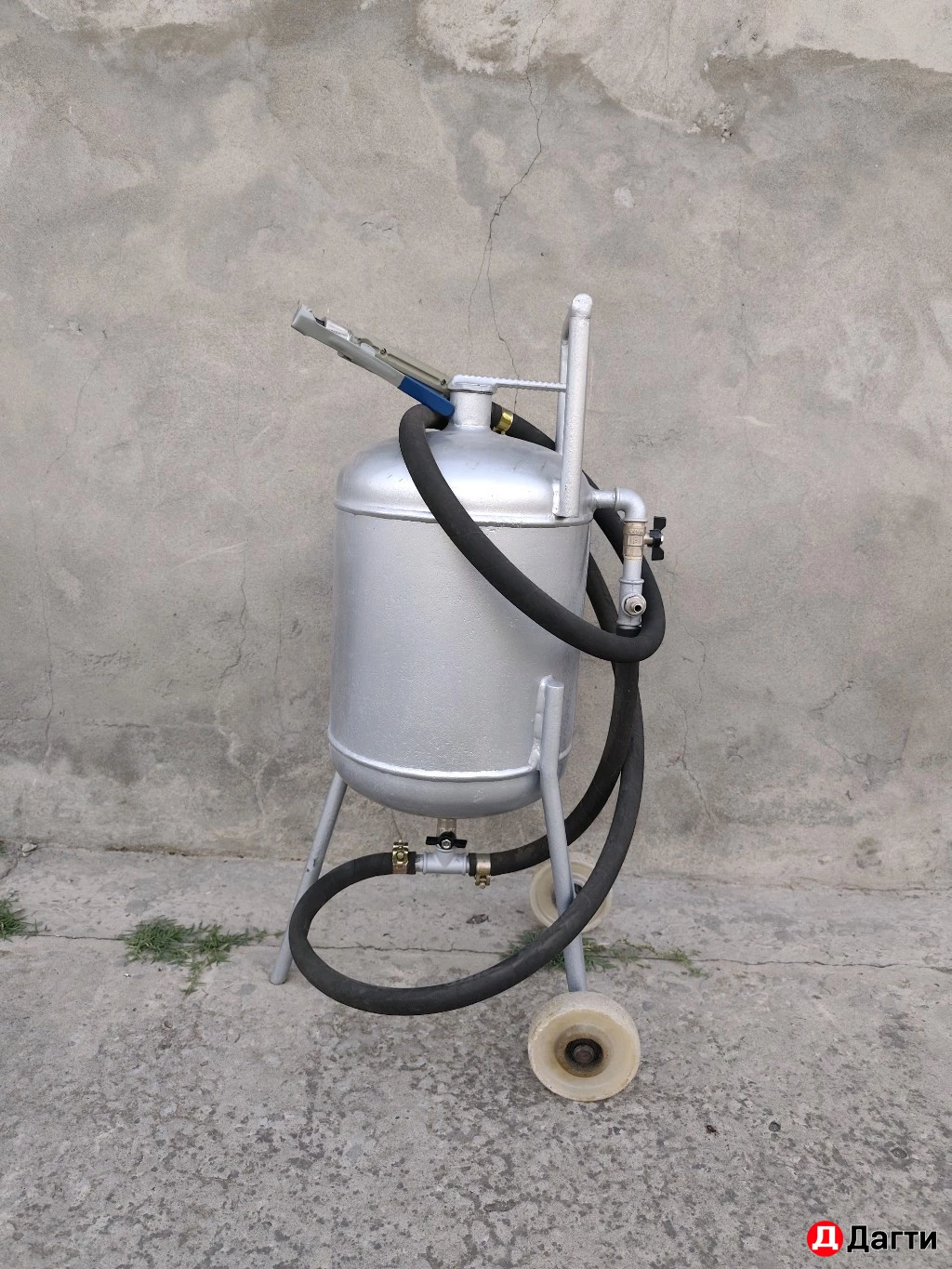 Пескоструйный аппарат