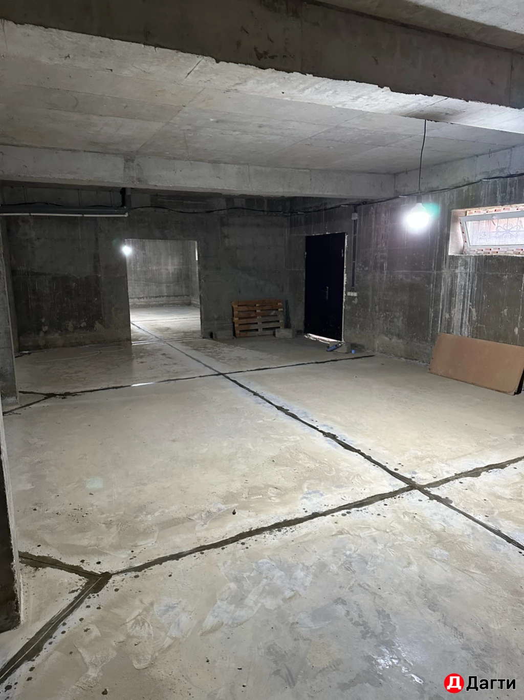 Помещение свободного назначения, 1000 м², Собственник