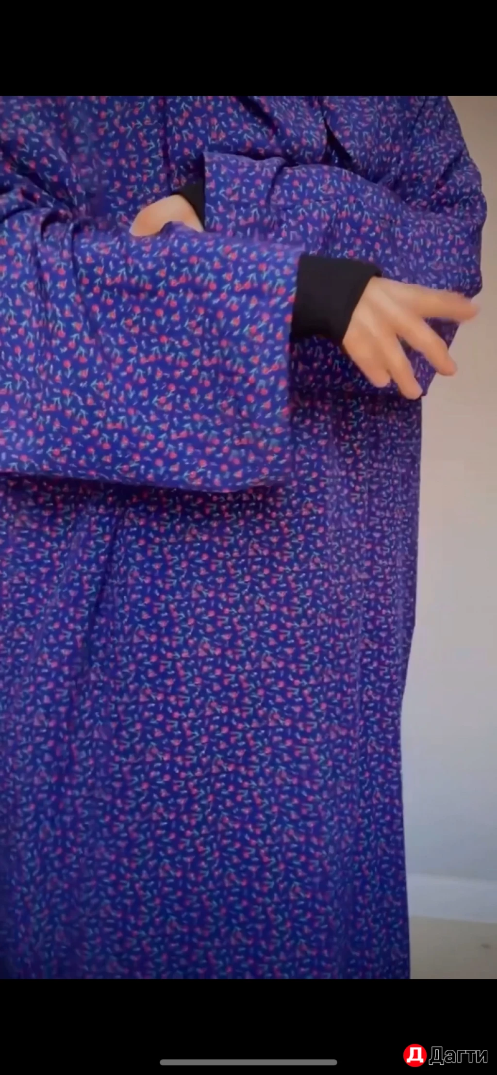 Платье с капюшоном