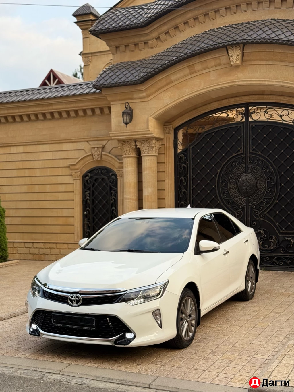 Toyota Camry, 2015 года