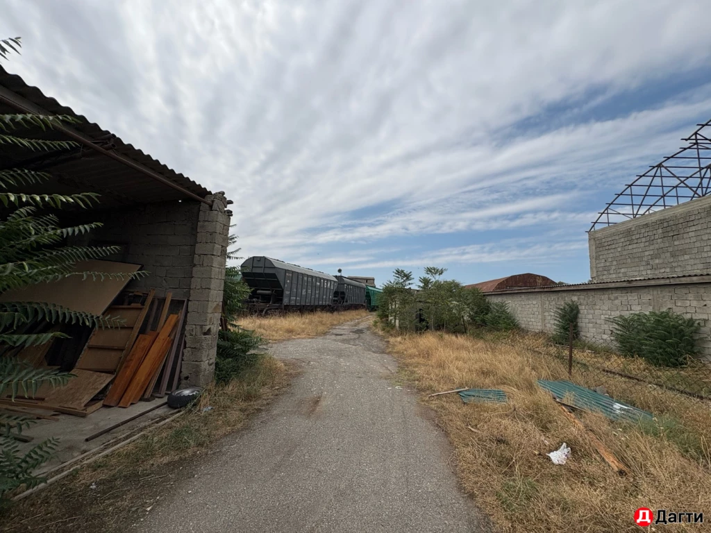 Помещение свободного назначения, 7000 м², Собственник