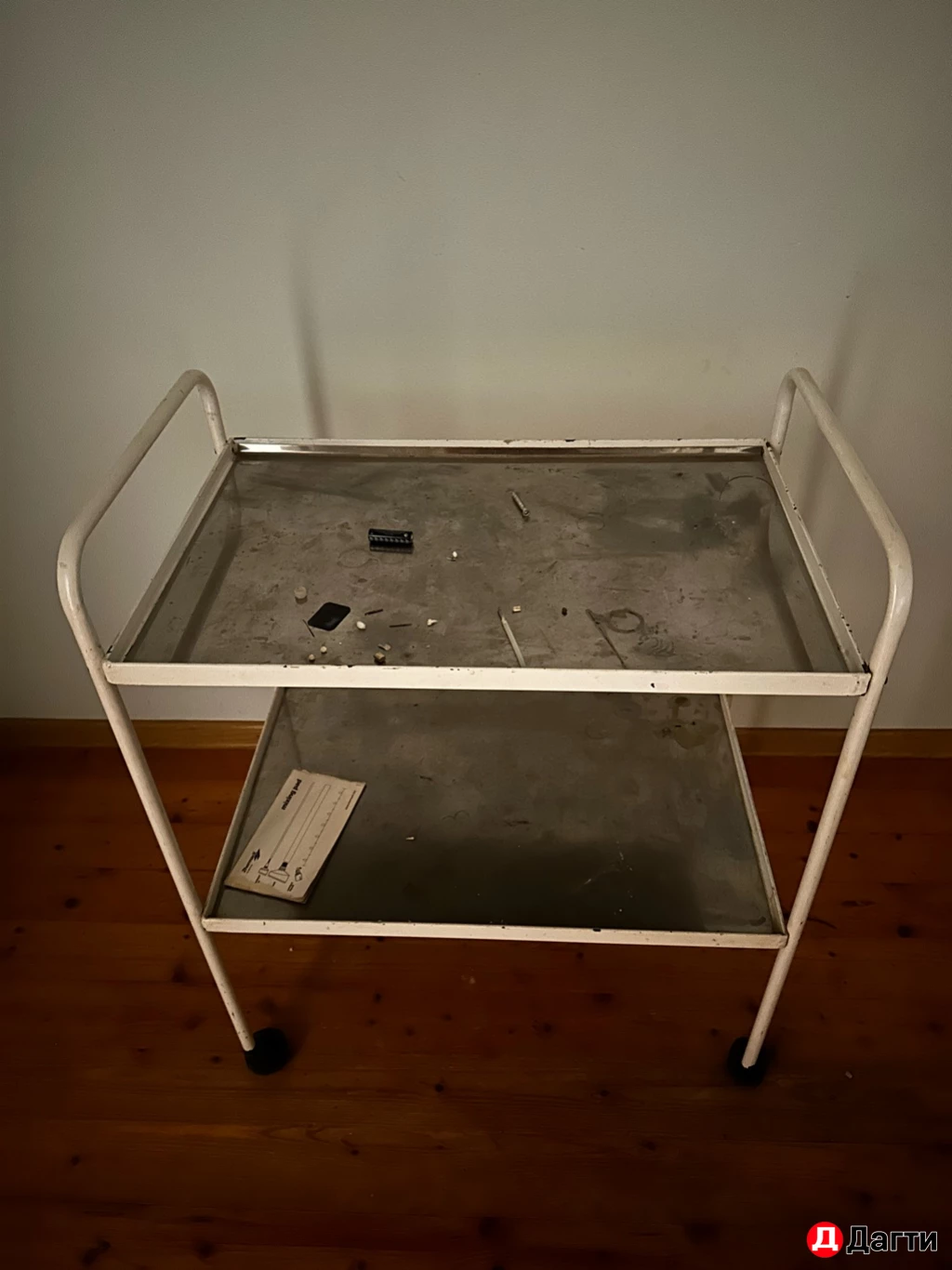 Столик медицинский