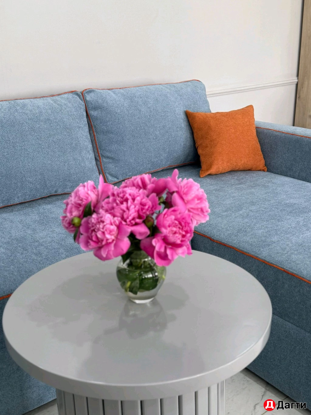 Диван хай-тек