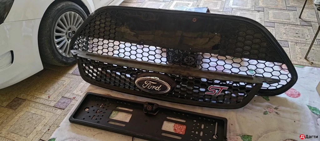 Решётки радиатора соты черный Ford Focus 2 рестайлинг