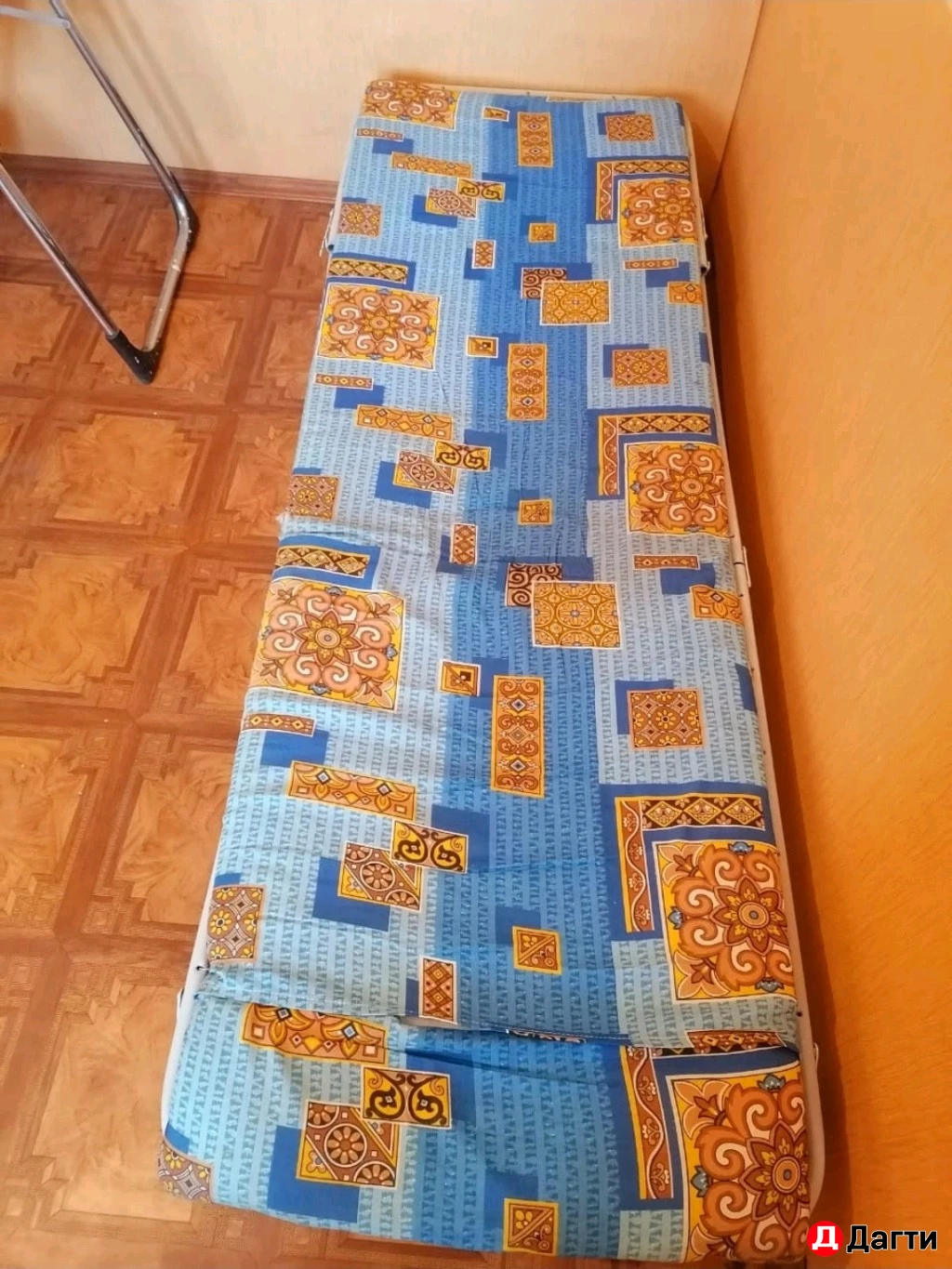 Раскладушка с матрасом