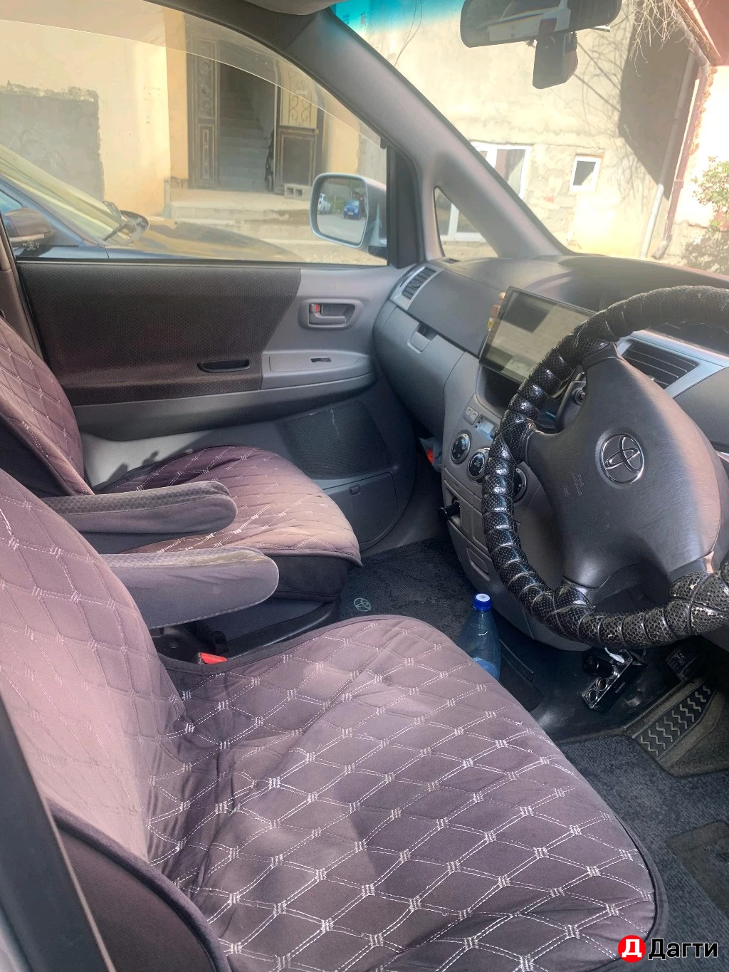 Toyota Voxy, 2002 года