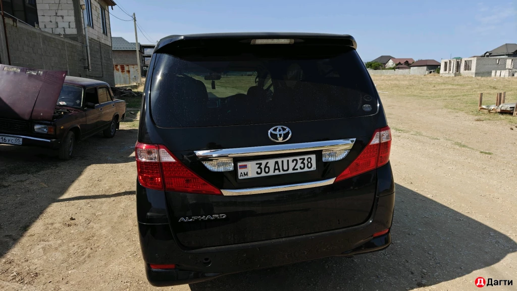 Toyota Alphard, 2010 года