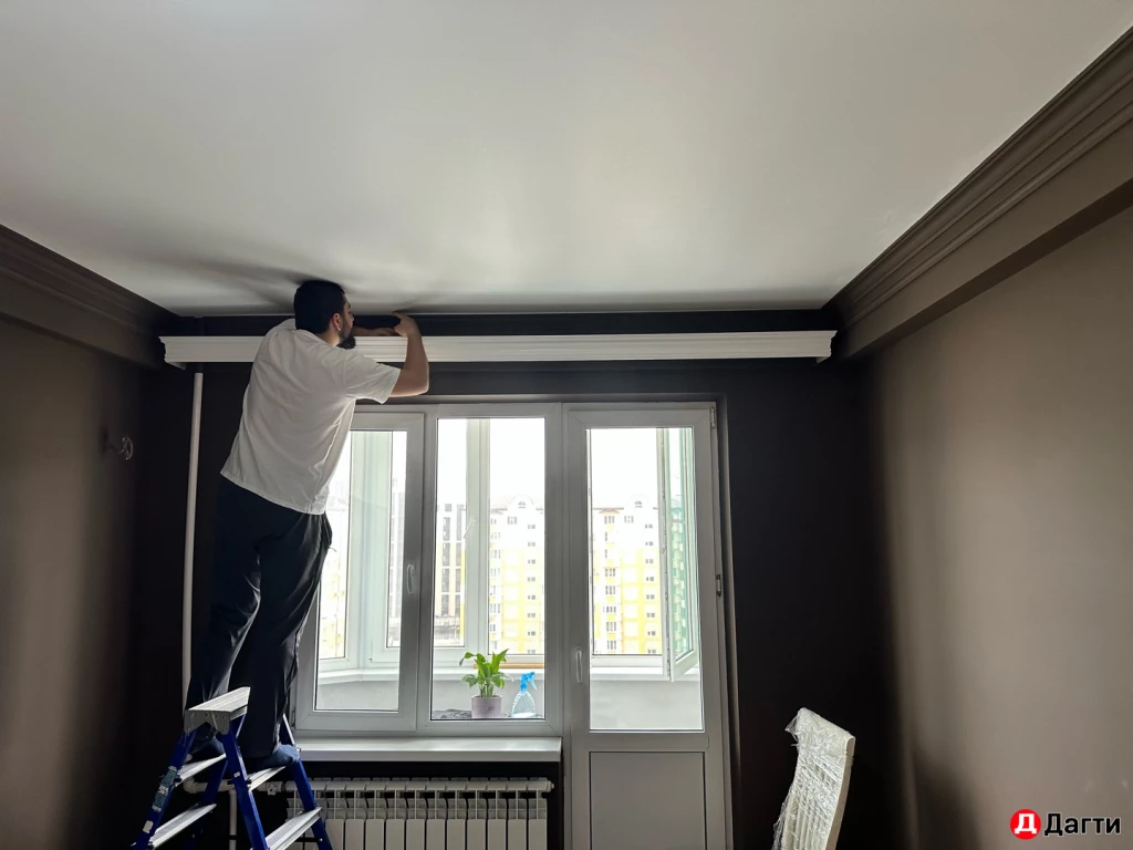 Установка карнизов для штор