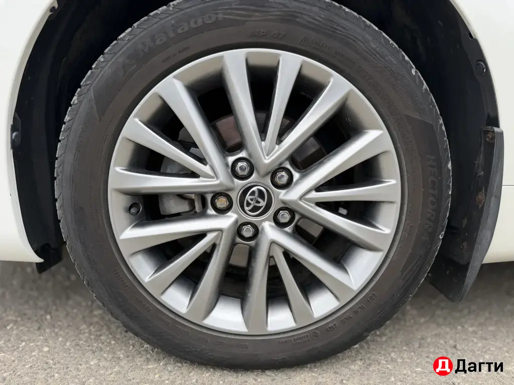 Toyota Camry, 2017 года