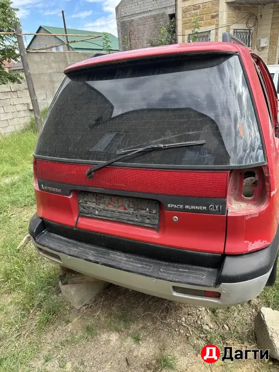 Продаются запчасти и кузов Митсубиси