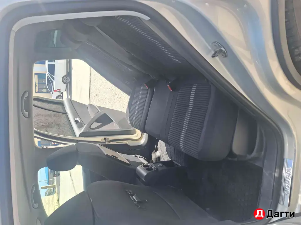 Volkswagen Tiguan, 2011 года