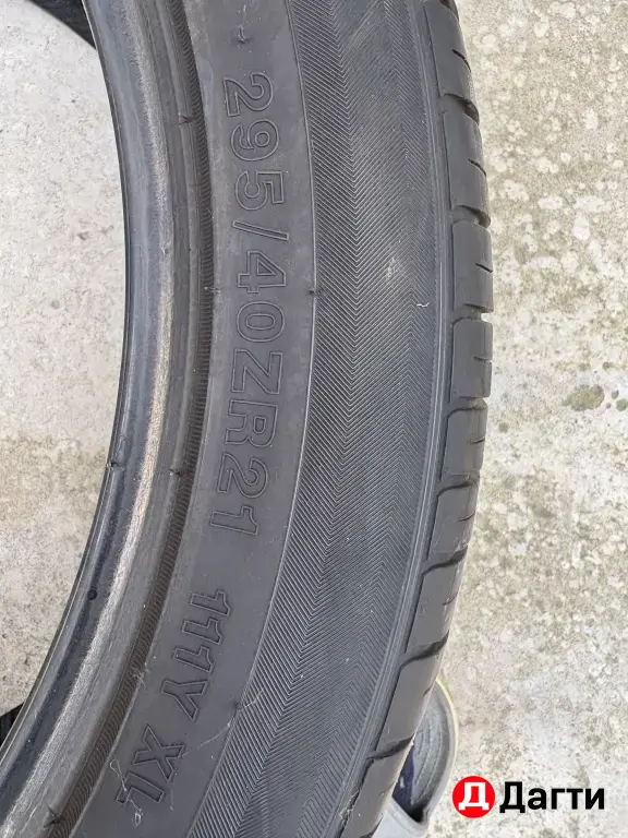 летние шины 295/40 r21