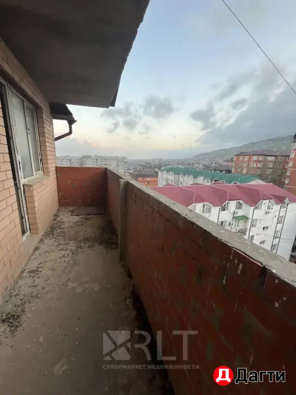 Продается трехкомнатная квартира по улице Зои Космодемьянской площадью 95 м2