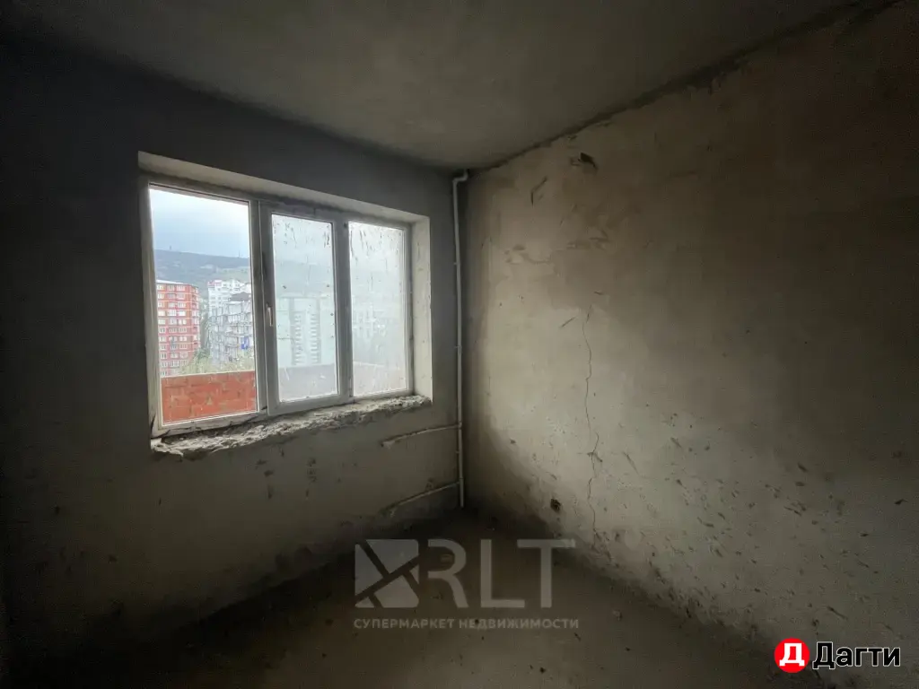 Продается трехкомнатная квартира по улице Зои Космодемьянской площадью 95 м2