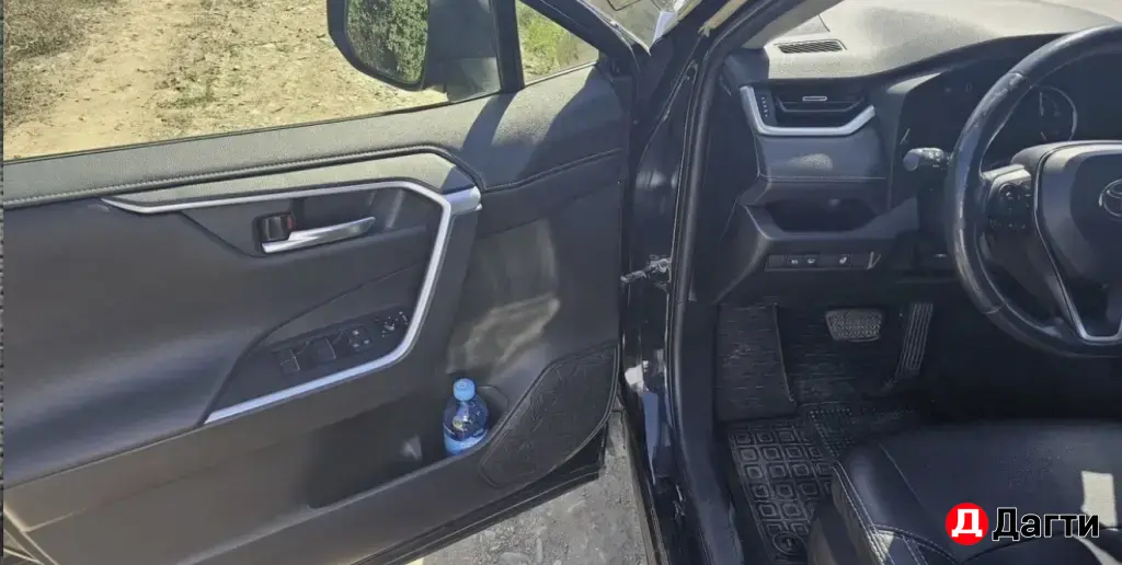 Toyota RAV4, 2020 года