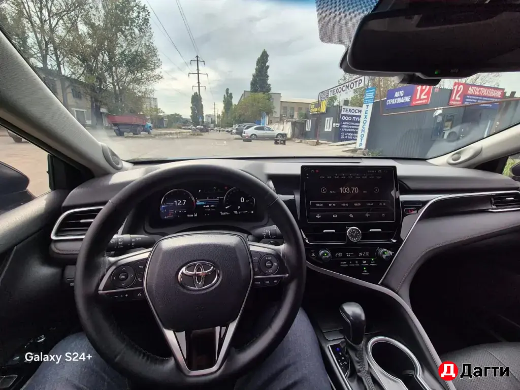 Toyota Camry, 2023 года
