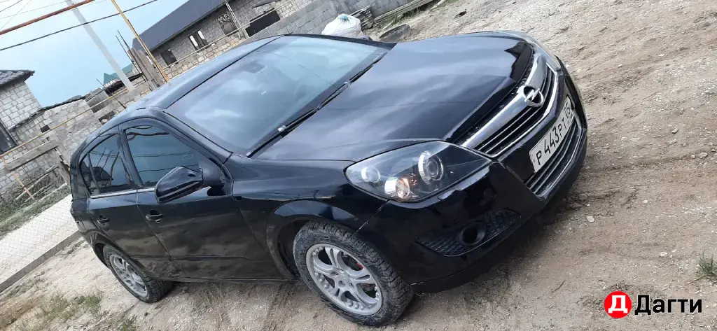 Opel Astra, 2010 года