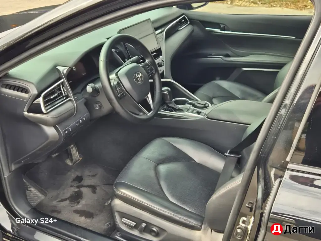 Toyota Camry, 2023 года