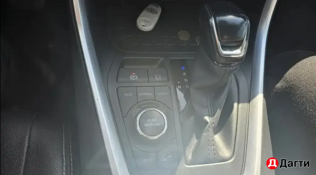 Toyota RAV4, 2020 года