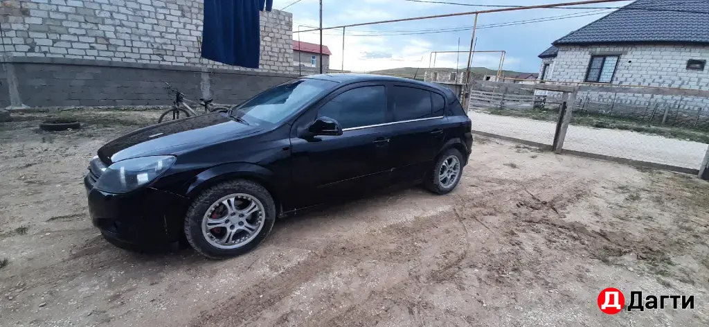 Opel Astra, 2010 года