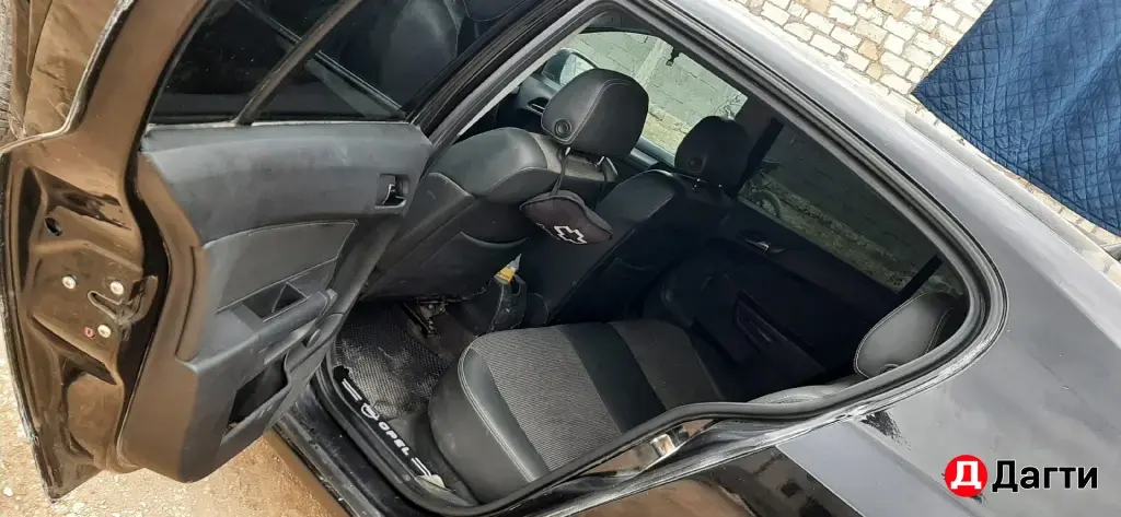 Opel Astra, 2010 года