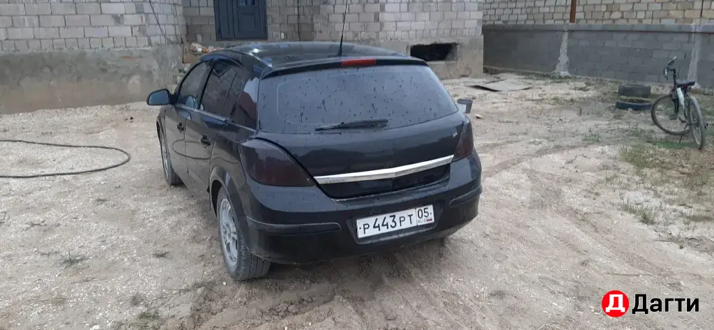Opel Astra, 2010 года