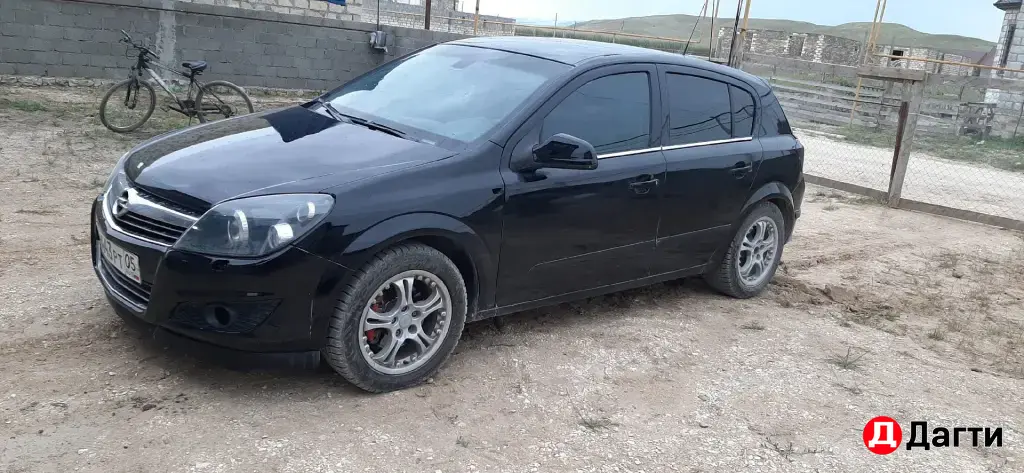 Opel Astra, 2010 года