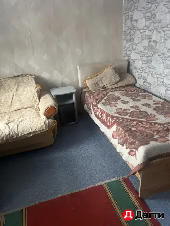 комната отдельный вход баня туалет во дворе двор закрытый не Проходной