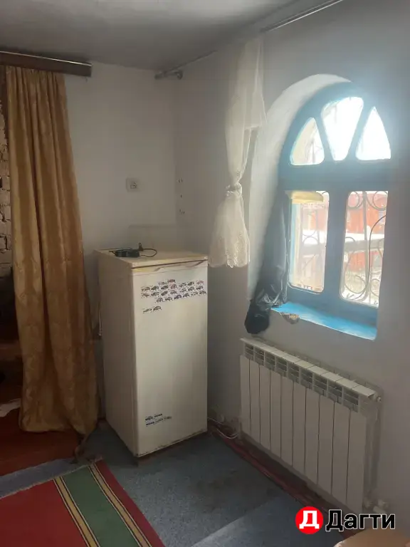 комната отдельный вход баня туалет во дворе двор закрытый не Проходной