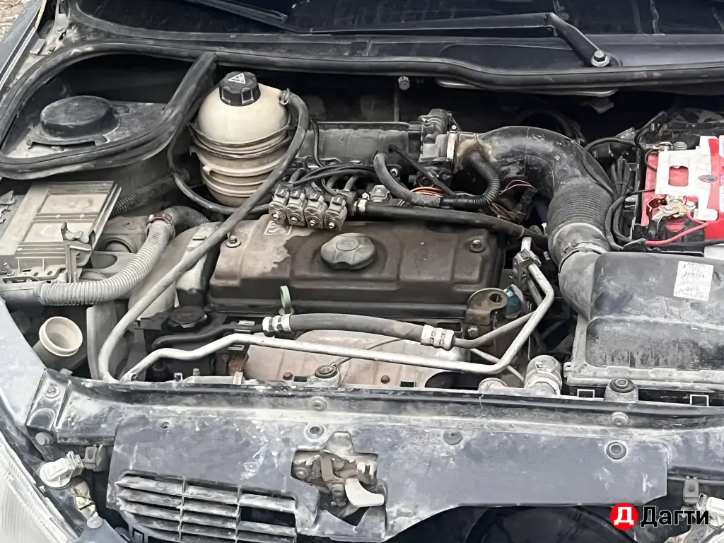 Peugeot 206, 2001 года