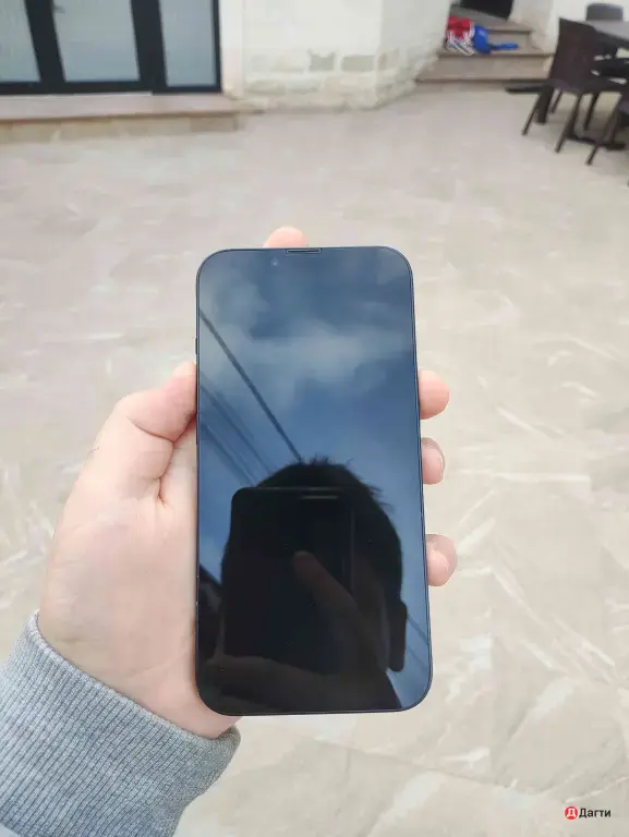 IPhone 13, 256 гб, чёрного цвета