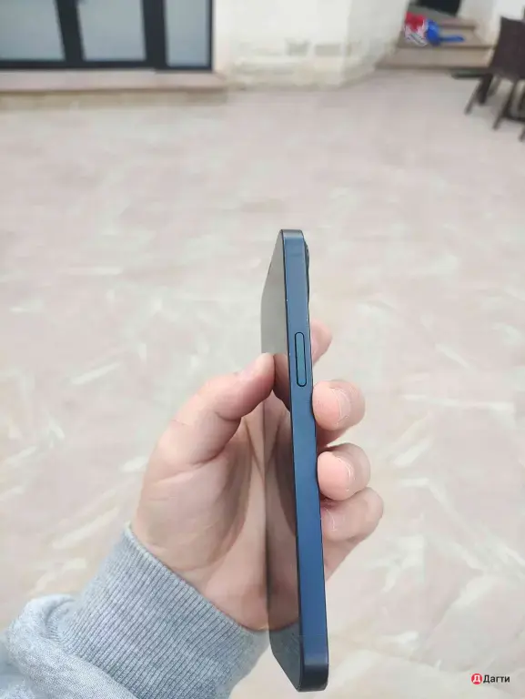 IPhone 13, 256 гб, чёрного цвета